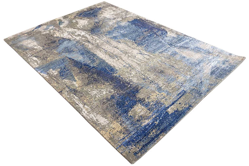 Designer carpet (243x172cm)
